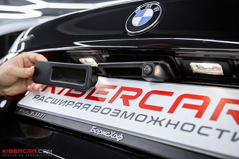 BMW 520: установка оригинальной камеры заднего вида