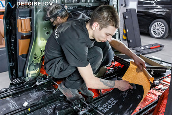 Hongqi HQ9: шумоизоляция STP Максимум