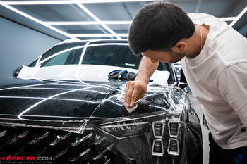 Оклейка автомобиля GAC GS8 полиуретановой пленкой