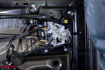 Hyundai Starex: установка доводчиков боковых дверей