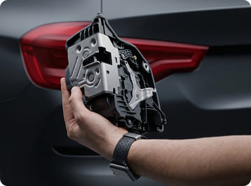 Штатные доводчики дверей SmartGear для Cadillac XT5 I поколение
