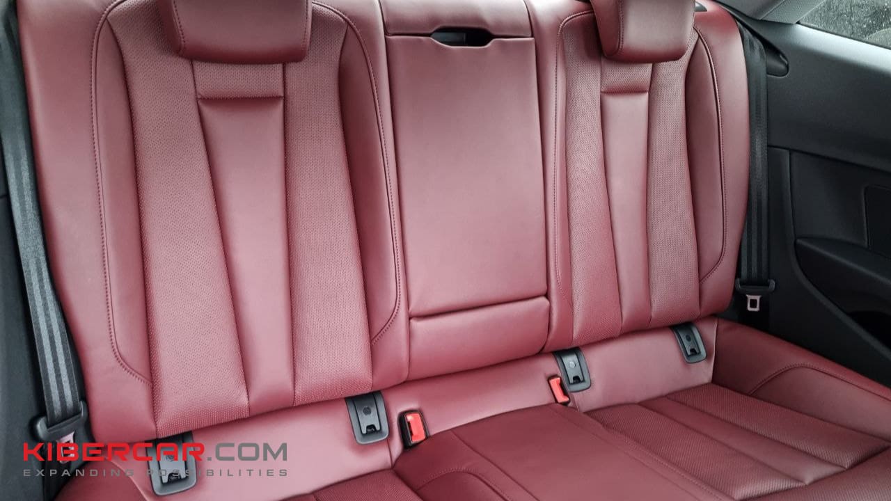 Қоқыс қапшықтарынан тігілген көйлекке арналған өлеңдер