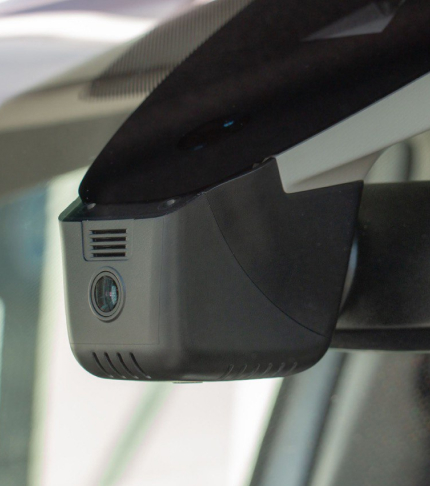 Установка видеорегистратора в штатном дизайне Skoda