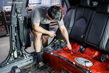 Toyota Avalon: шумоизоляция STP Aerocell