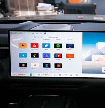 Комплексная русификация и локализация Lynk & Co 900