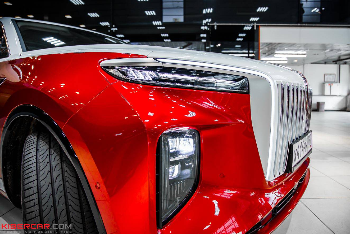 Hongqi: оклейка виниловой и полиуретановой пленкой