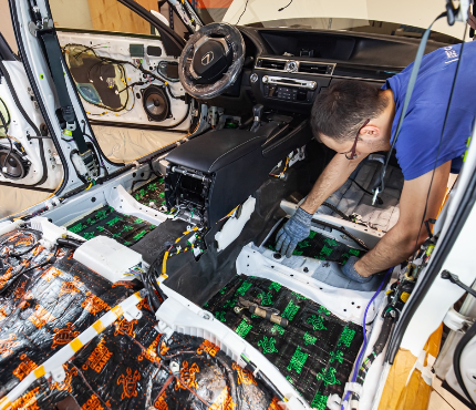 Исключительная шумоизоляция Detcibelov.net на Land Rover