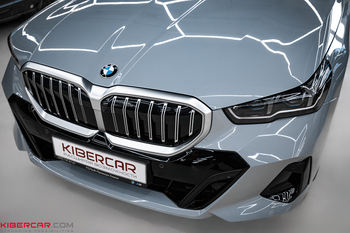 BMW 5 серии: оклейка антигравийной пленкой