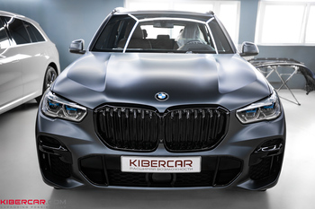 Новый облик BMW X5: антихром и оклейка матовым полиуретаном