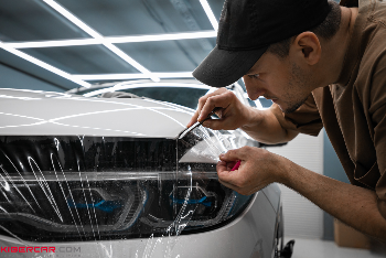 BMW X7: оклейка антигравийной глянцевой пленкой