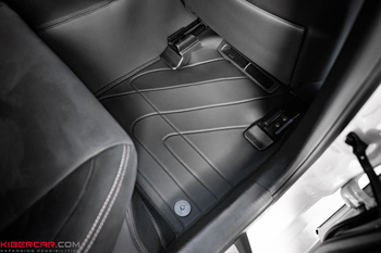 Lexus GS 250: установка 3D-пола