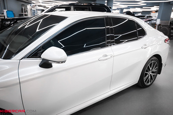 Toyota Camry V70: электрохромная тонировка