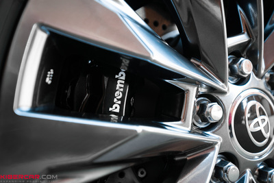 Toyota Land Cruiser 300: тормозная система Brembo