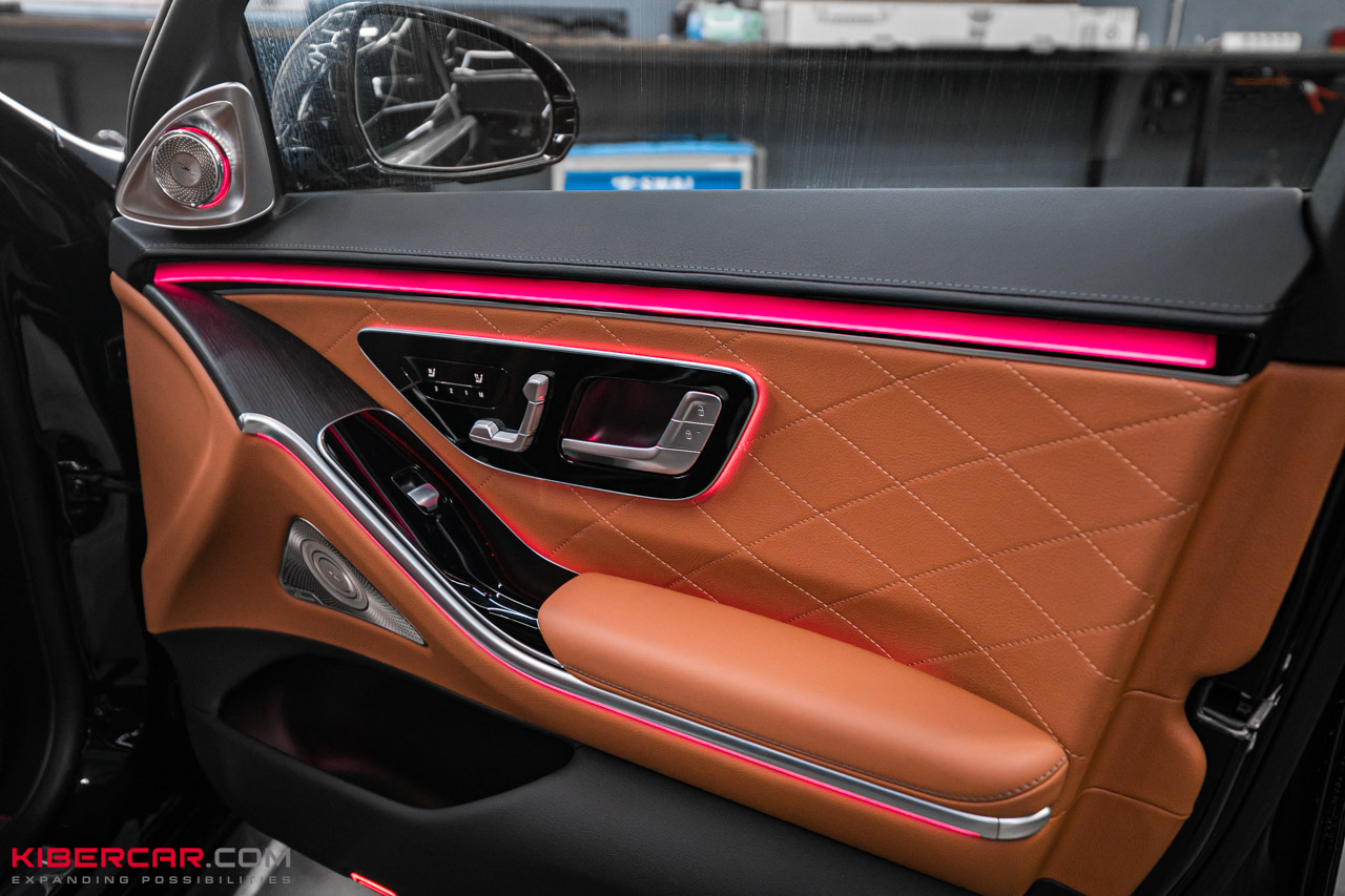 Подсветка двери в Mercedes-Benz S-Класс