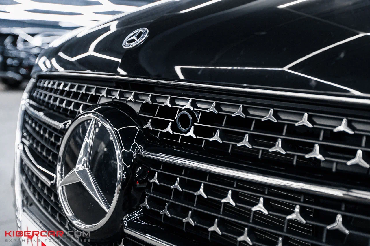 Решетка радиатора Mercedes-Benz V-Класса с установленным тепловизором ночного видения
