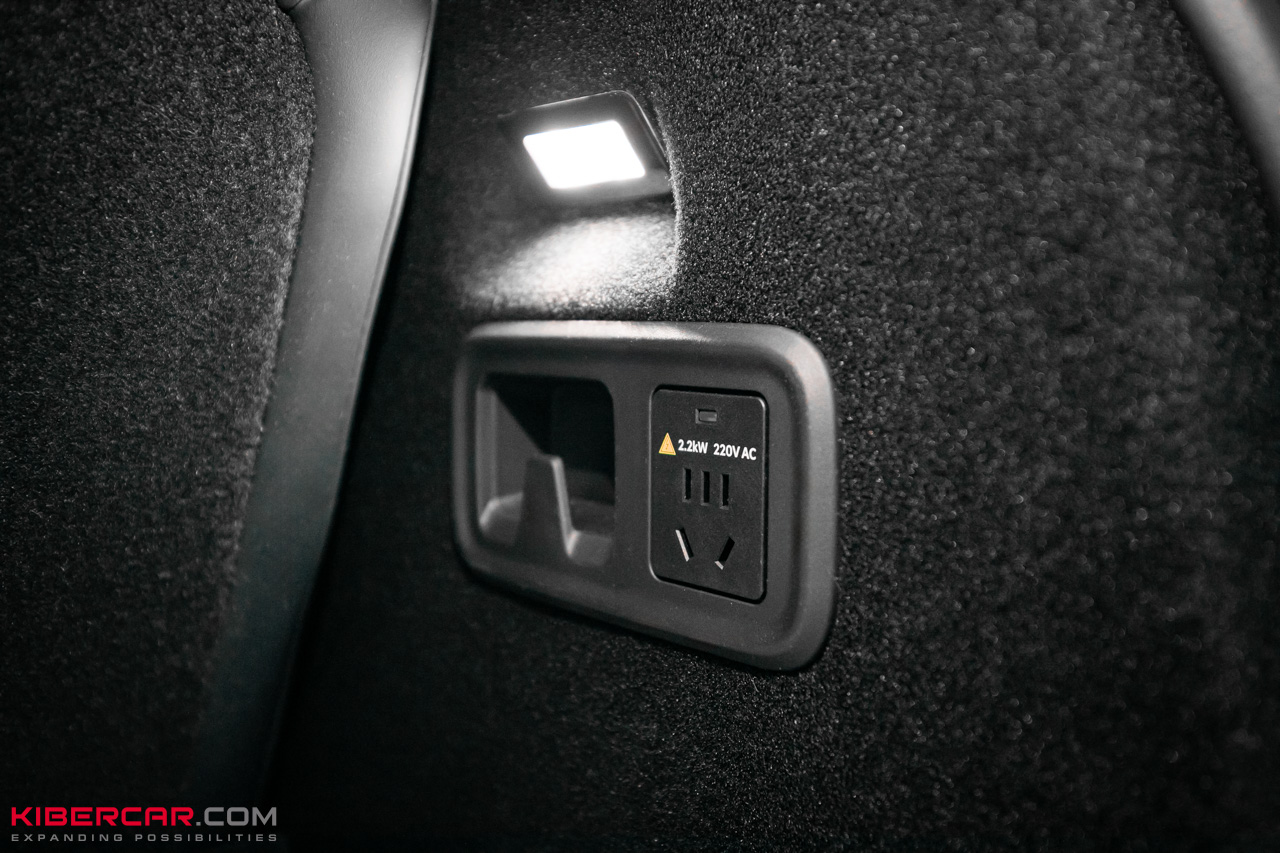 Lynk & Co 900 розетка (1).jpg