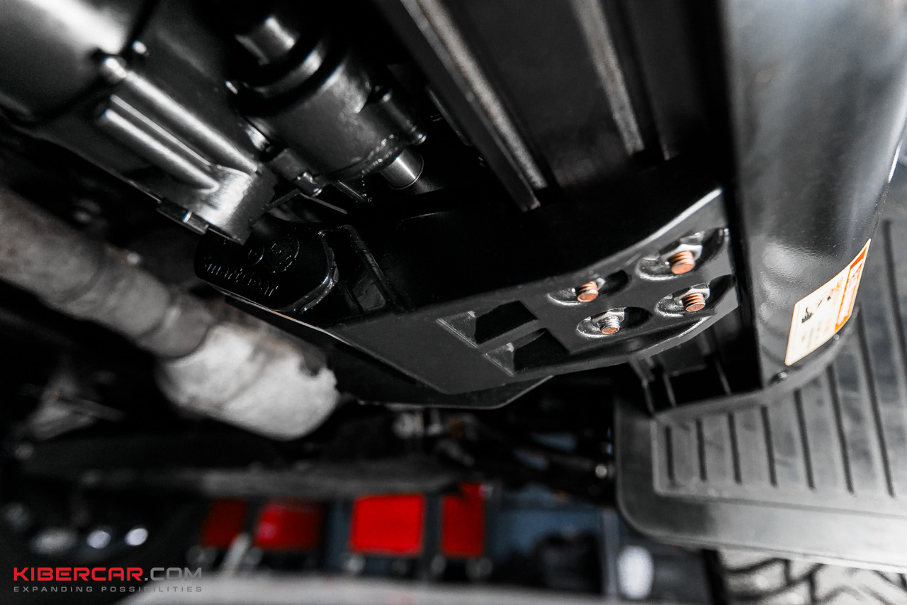 Установка выдвижных порогов на Lada Niva Sport