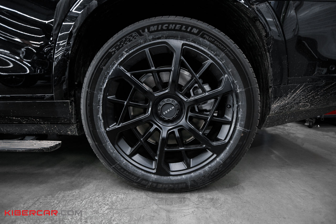 Zeekr 9X до установки тормозов Brembo (5).jpg