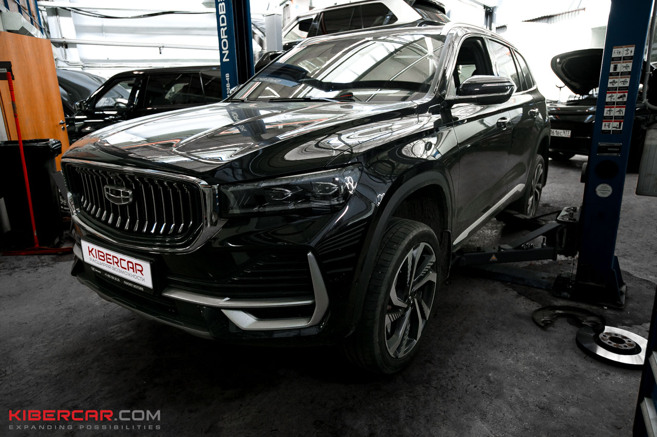Geely Monjaro на установке тормозов в КИБЕРКАР