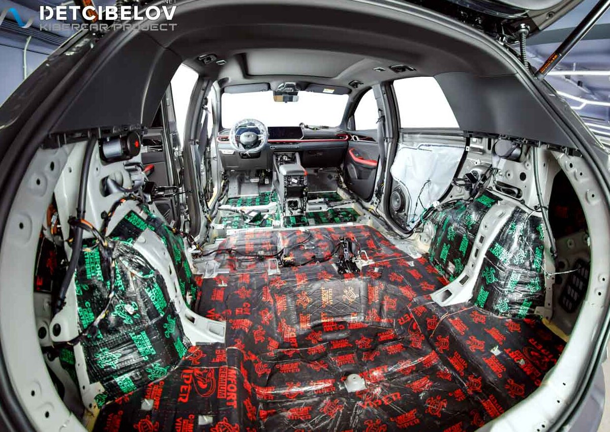 Geely Coolray (6).jpg