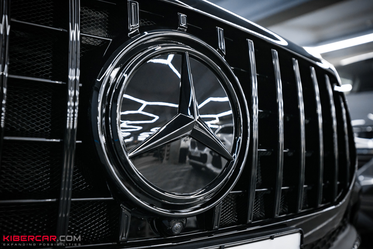 Эмблема Mercedes-Benz GLE в черном цвете