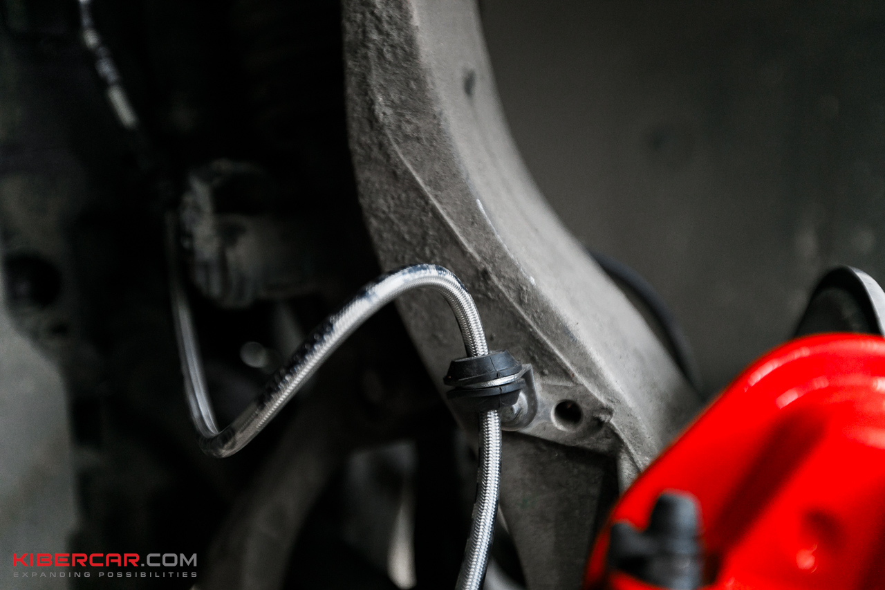 Zeekr 9X тормоза Brembo (12).jpg
