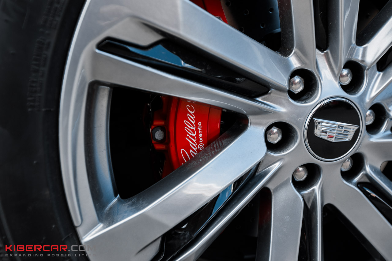 Замена штатных тормозов на Brembo в Cadillac Escalade 2025 уверенное торможение