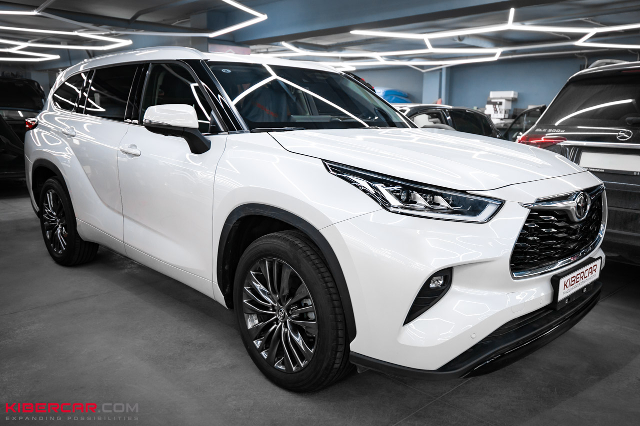 Toyota Highlander.jpg