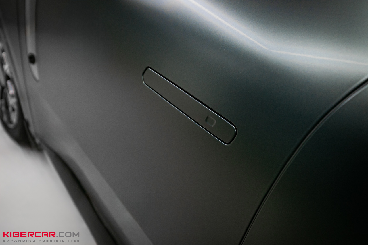 Уникальная оклейка пленкой Lynk & Co 900