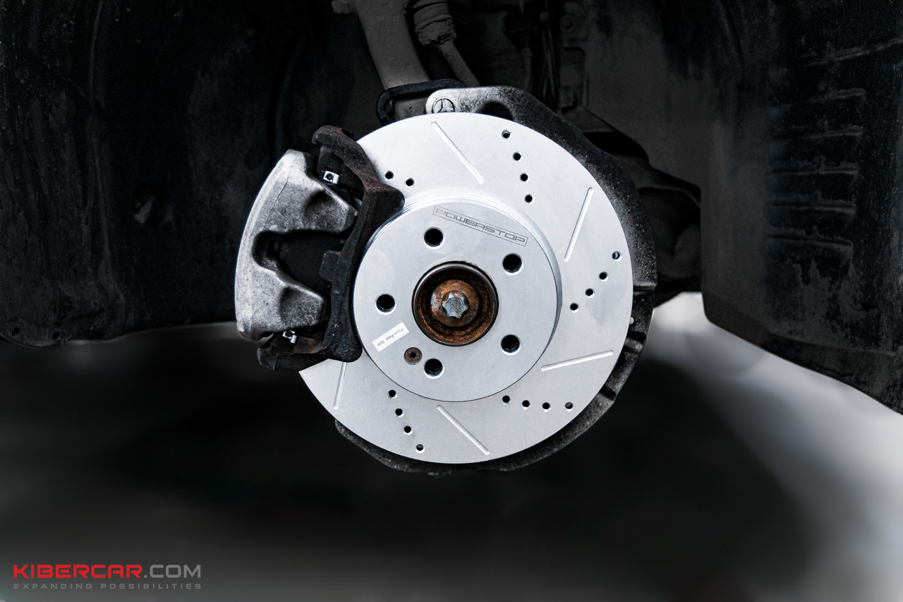 Mercedes-Benz C-Класс установка тормозов PowerStop