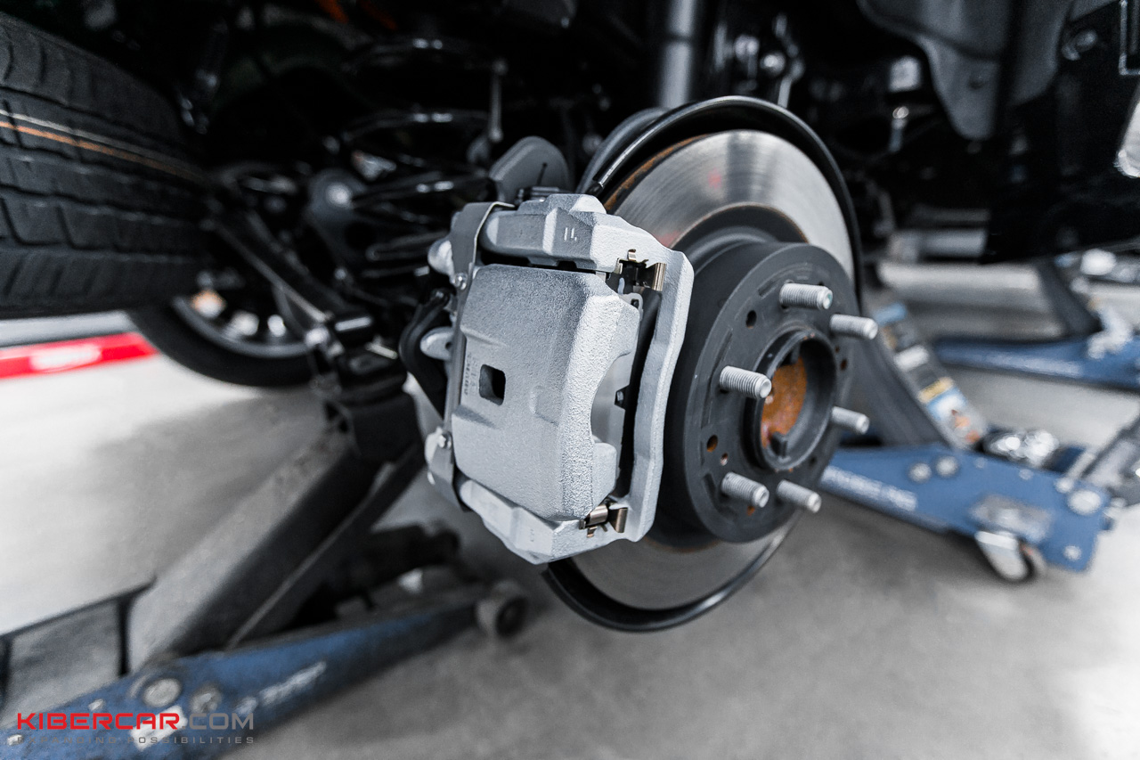 Toyota Land Cruiser 300 тормоза Brembo (22).jpg