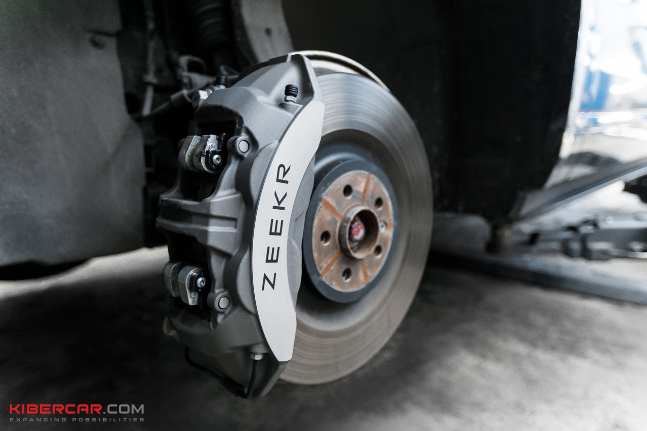 Zeekr 9X тормоза Brembo (11).jpg