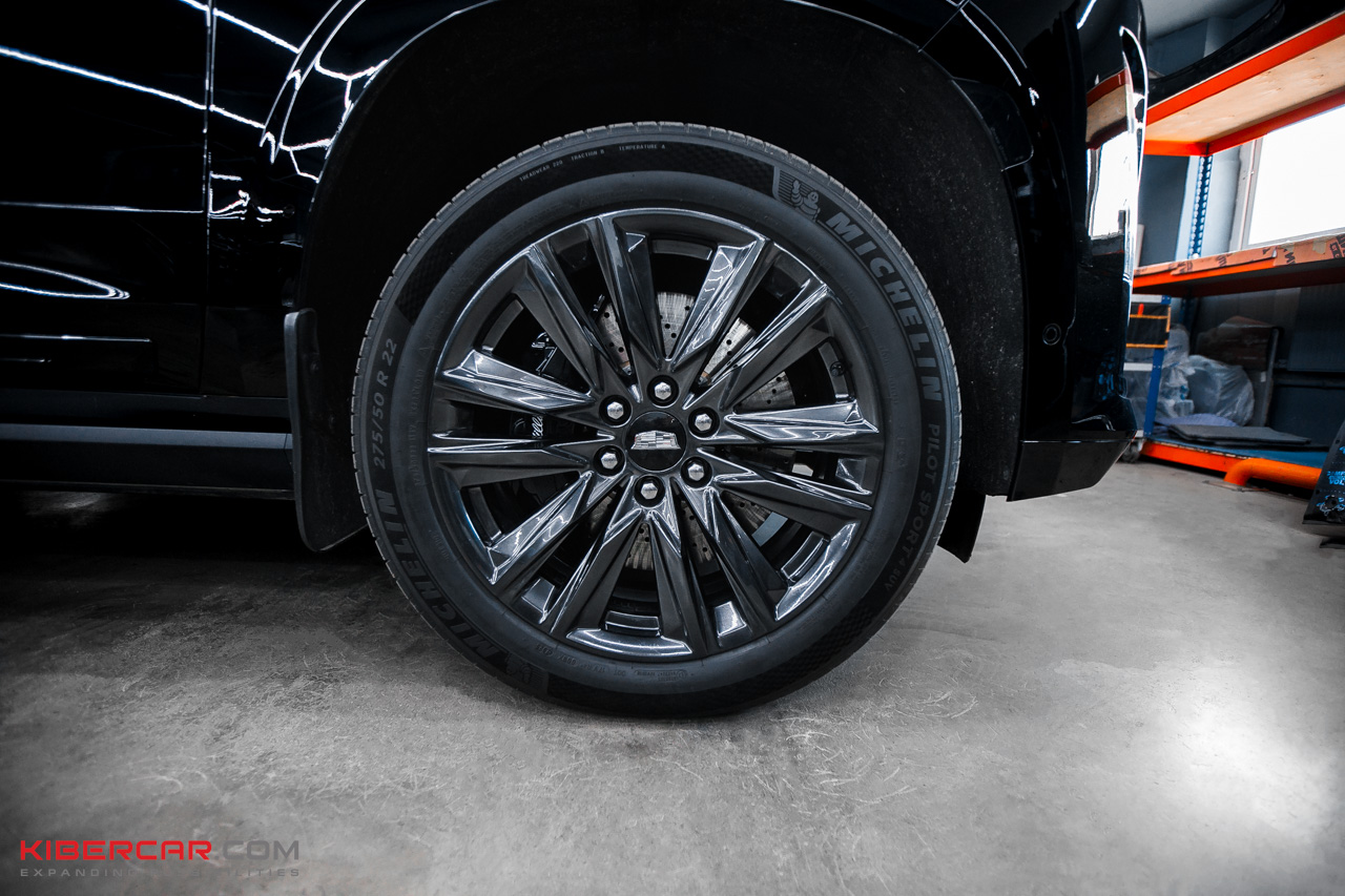 Cadillac Escalade тормоза Akebono (1).jpg