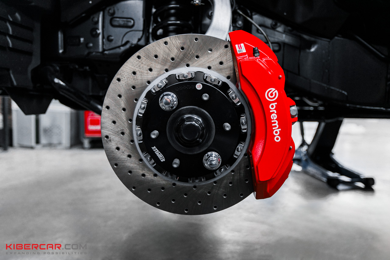 Toyota Land Cruiser 300 тормоза Brembo