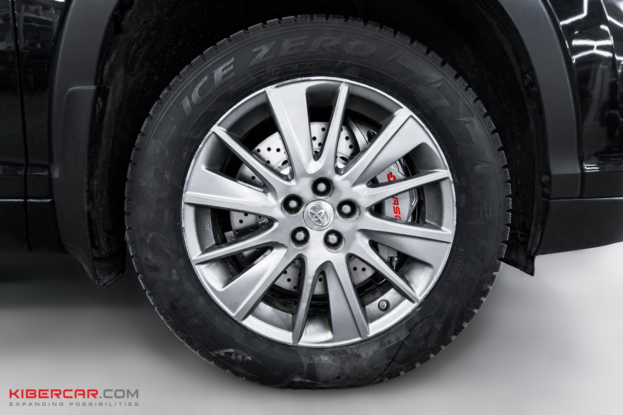 Монтаж тормозов в Toyota Highlander