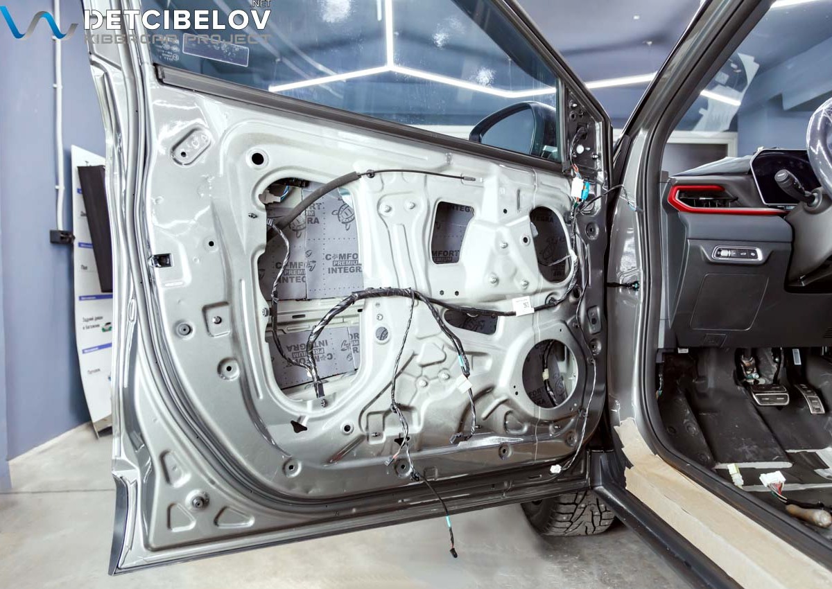 Geely Coolray (4).jpg