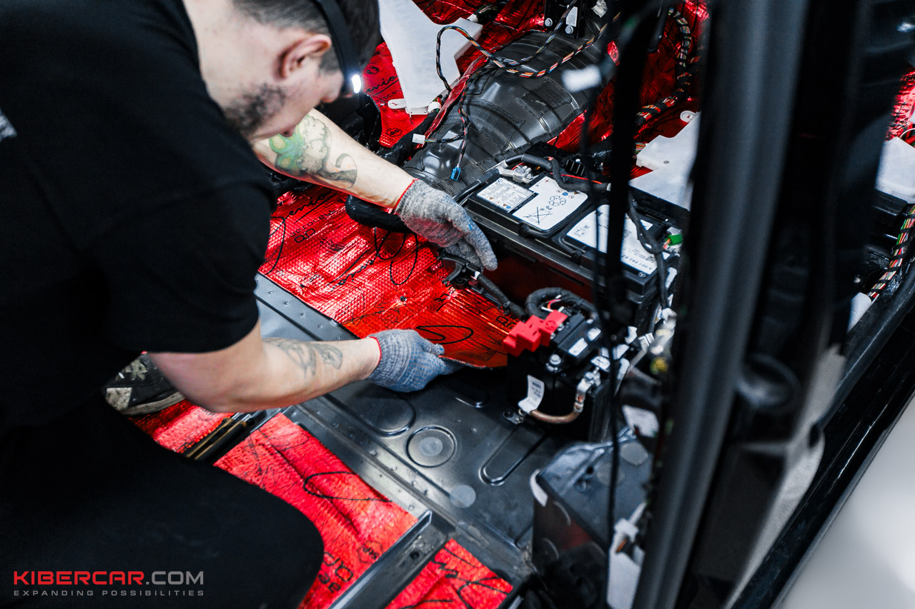 Mercedes-Benz V-Класс шумоизоляция (2).jpg