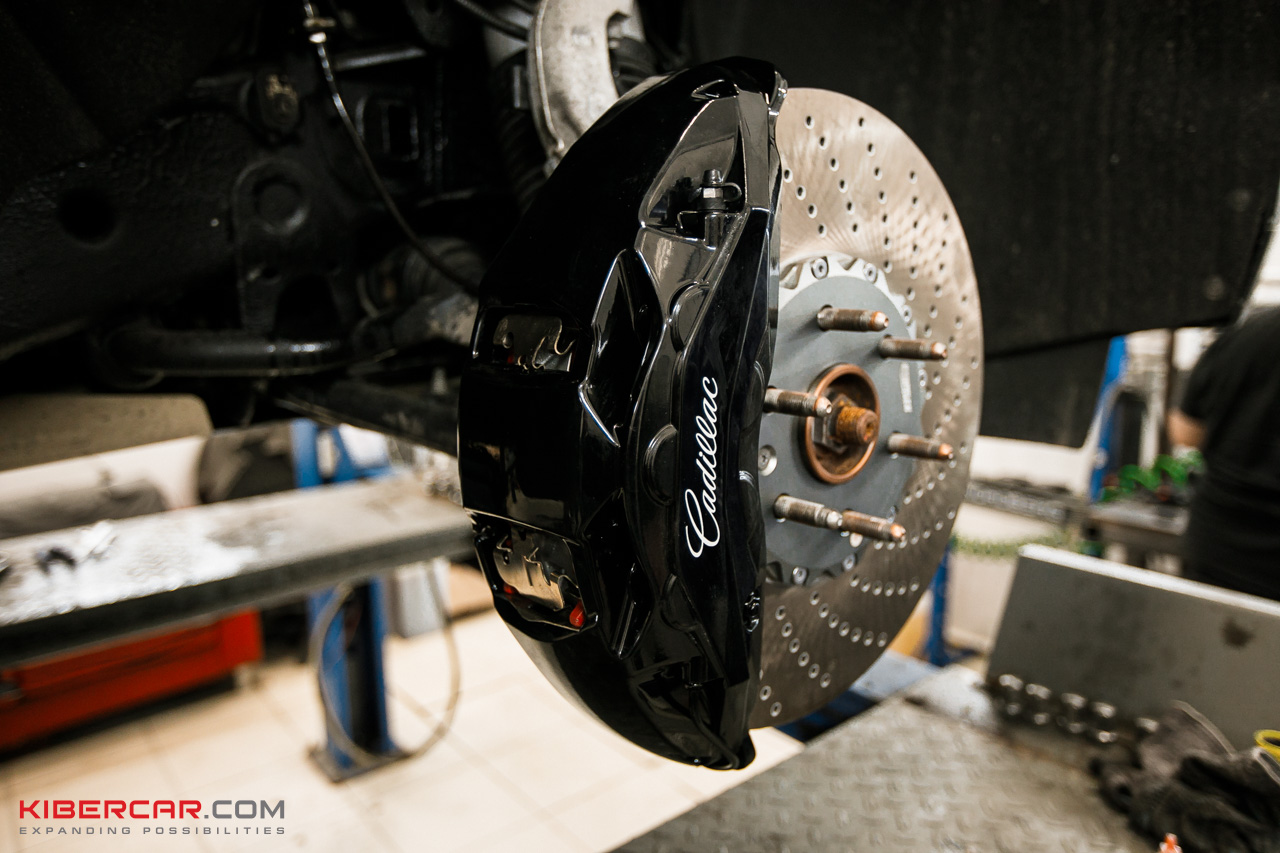 Cadillac Escalade тормоза Akebono (13).jpg