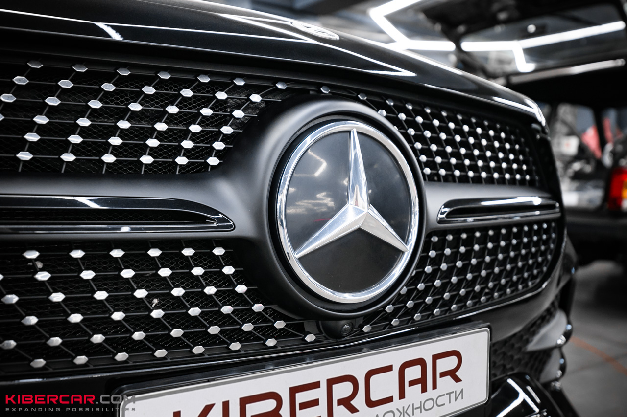 Штатная решетка радиатора Mercedes-Benz GLE с ромбовидными ячейками и хромом