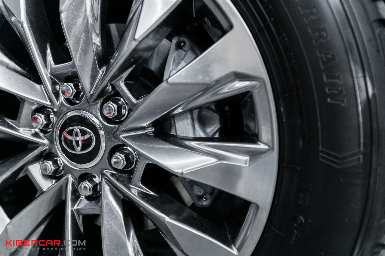 Toyota LC300 тормоза Brembo (3).jpg