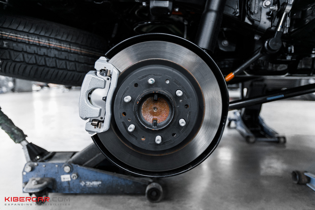 Toyota Land Cruiser 300 тормоза Brembo (21).jpg