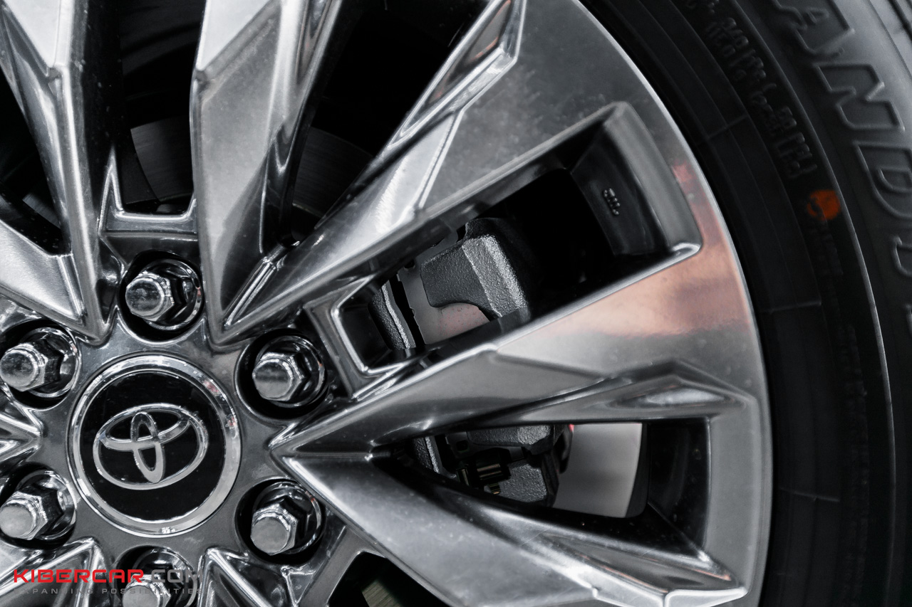 Toyota Land Cruiser 300 тормоза Brembo (5).jpg