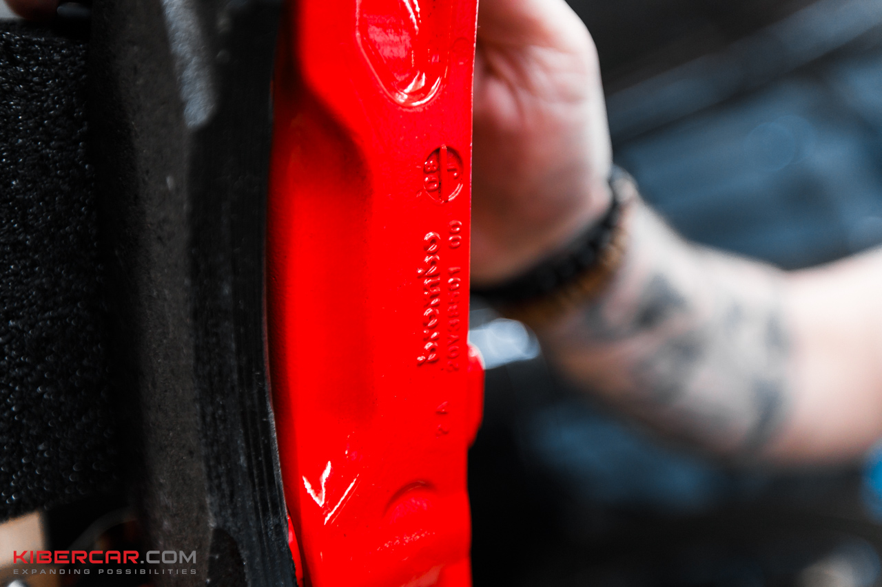 Zeekr 9X тормоза Brembo (6).jpg