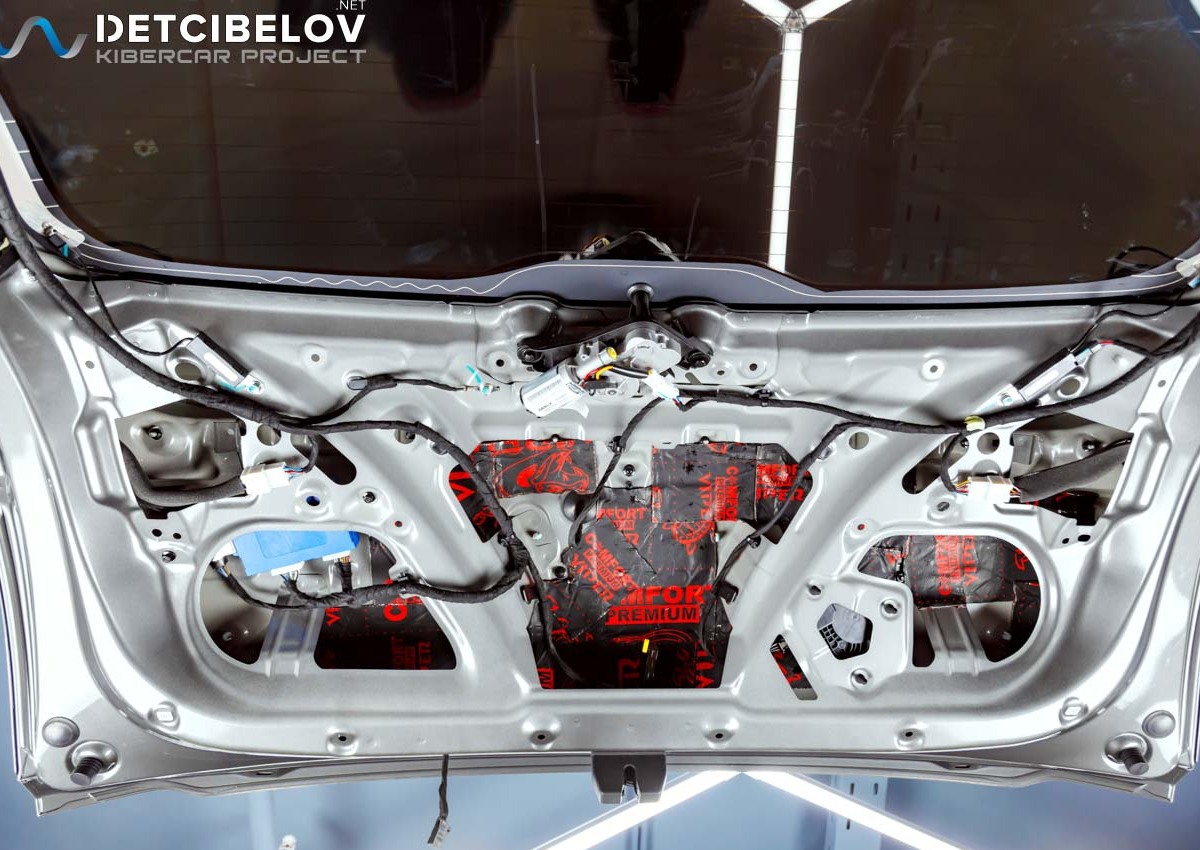 Geely Coolray (8).jpg