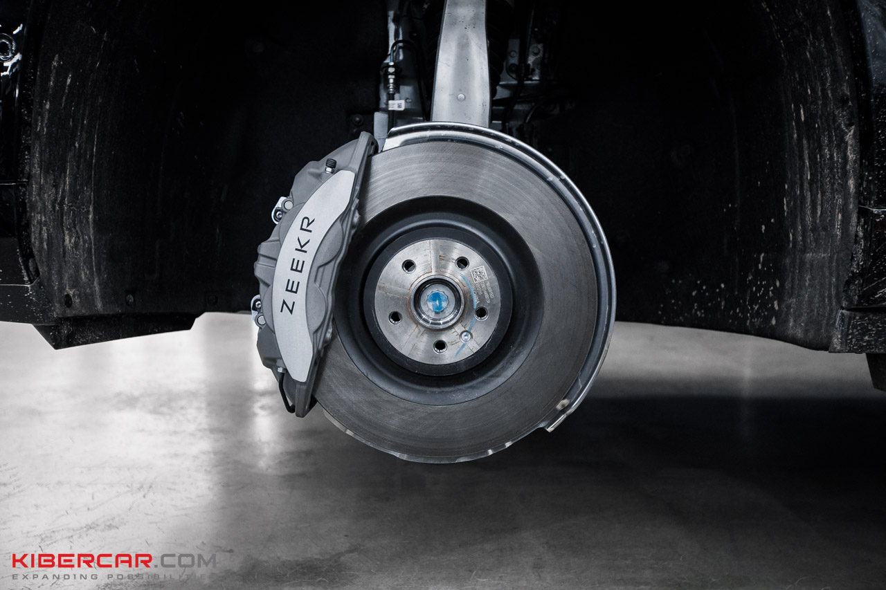 Zeekr 9X до установки тормозов Brembo (2).jpg
