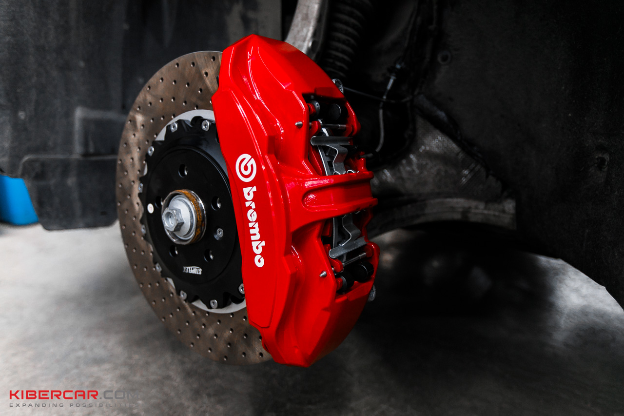 Монтаж тормозной системы Brembo в КИБЕРКАР