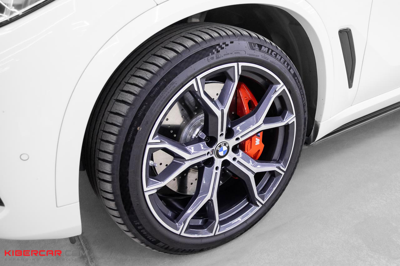 BMW X5 M-Performance.jpg