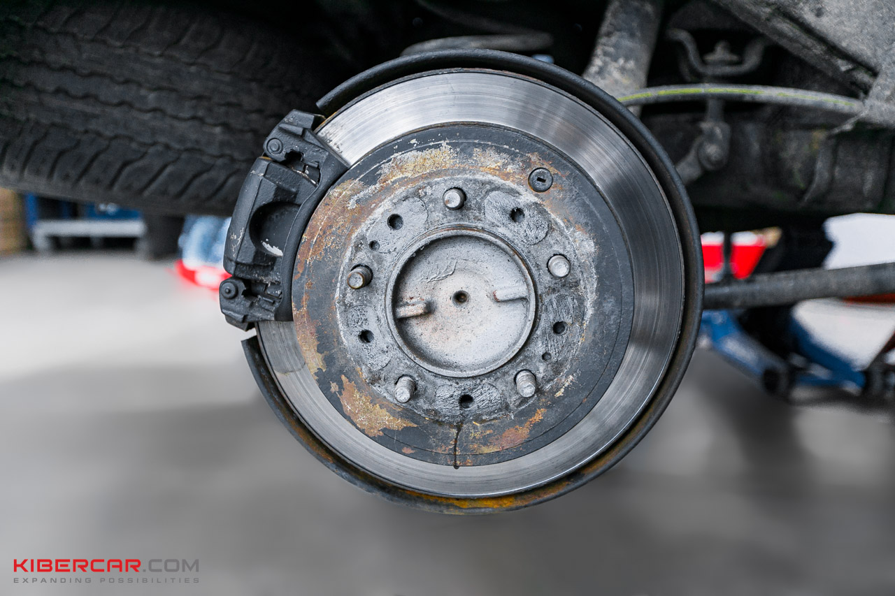 Toyota LC200 тормоза Brembo (14).jpg