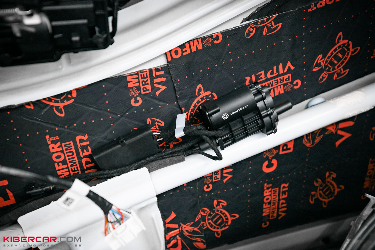 Hyundai Grandeur доводчики дверей.jpg