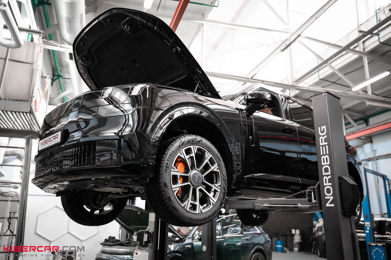 Lynk&Co 900 КИБЕРКАР.jpg